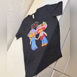 Womens Size M Gray Short Sleeve Tee with Strawberry Shortcake Graphic Design